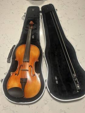 404aa109 Amati S Fine Instruments Instrument Violin 4/4 Model #404aa109 With Bow And Case