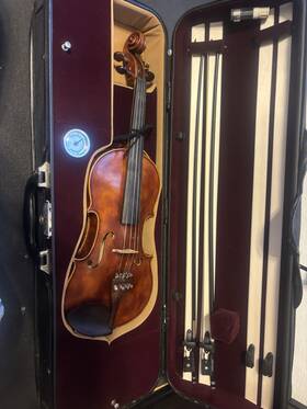 Antonio Strad 10461 Dynasty 4/4 Brown Violin With Case And Shoulder Rest