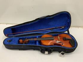 0180 Bucharest String Connection 3/4 Violin Comes In Case