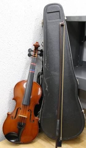 E. M. Winston 8373 E.m. Boston 1/2 Size Violin And Case