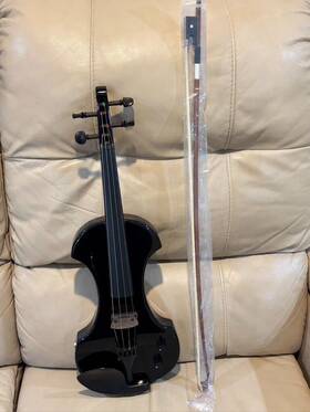 Kd04090026 Fender Electric Violin Fv-1 Black With Glass Bow In Excellent Condition