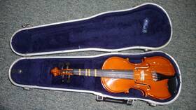 Glaesel #n11455 V130e1 Glaesel-1/4 Violin With Hard Case Top Badly Cracked. See Pics