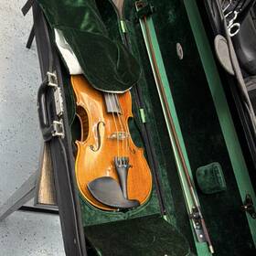 Guarneri House Rs1601 4/4 Violin Brown With Case Bow Chinrest