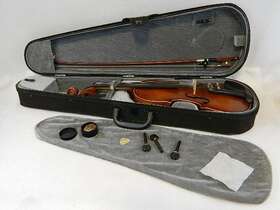 0618 Helmke Student Violin 4/4 German Engineering With Hard Case And Bow Serial No.0618