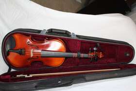 Krutz V210 1/2 Size Violin 2017 Case Instrument Bow Rosin