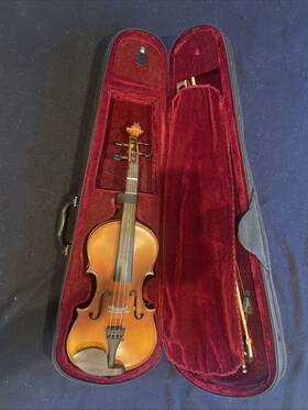 L8397 Lauren Used Violin Stradivarius Model 3/4 With Case Sold As Is