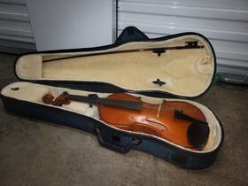 Avn-65 Palatino Axl-65 Model 4/4 Violin With Case And 2 Bows