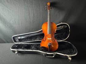 2900 Pfretzschner E. Pretzschner 4/4 Violin Outfit