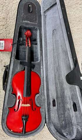 Stagg Vn-4/4-tr Model Full Size Solid Maple Violin With Case In A Trans Red Finish