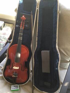 29336 Strunal Sch Nbach 0451 . Violin #29336 Hard Case With Bow New Strings Pre Owned