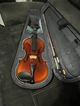 Vln-3 Ventura 4/4 Violin With Case
