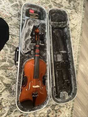 Yamaha 58208 Av5 Student Violin 4/4 Size - Brown No.58208 With Case