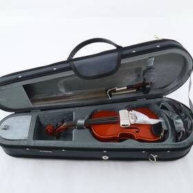 Av5116sc Yamaha Model Av5 1/16 Size Violin Outfit Includes Case And Bow Mint Condition