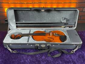 V744-1105-u Yamaha V7 4/4 Violin Outfit With Bow And Case