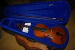 Stentor 3/4 Student Violin With Case Bow And Shoulder Rest. Fixed Price $125.00.