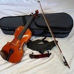 Yamaha V5 4/4 Violin Beginner Set. Fixed Price $560.67.