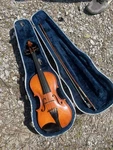 Glaesel Model VI30E3 3/4 Size Intermediate. Fixed Price $275.00.
