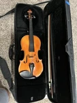 Suzuki Musique 4/4 Violin With Case & Bow - Student Beginner Model. Fixed Price $199.00.