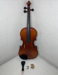 Suzuki Violin 1/2 Size Model 220 Anno 1976 Japan **as Is**for Parts Repair**. Fixed Price $79.00.