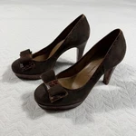 Schuler & Sons Philadelphia Anthropologie Women 7B Brown Suede 4" High Heels Bow. Fixed Price $24.99.